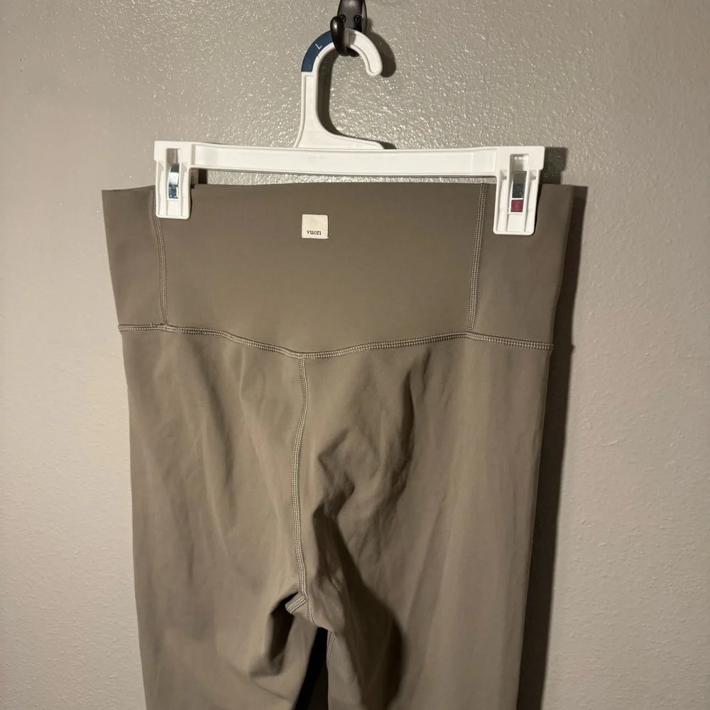 Vuori Color Block Studio Leggings Cloud Olive - Picture 4 of 6